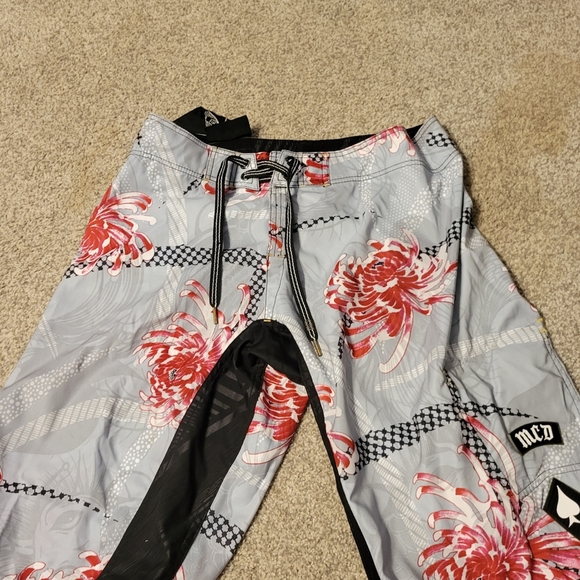 Men's MCD reversible Board Shorts size 34 - Picture 8 of 10